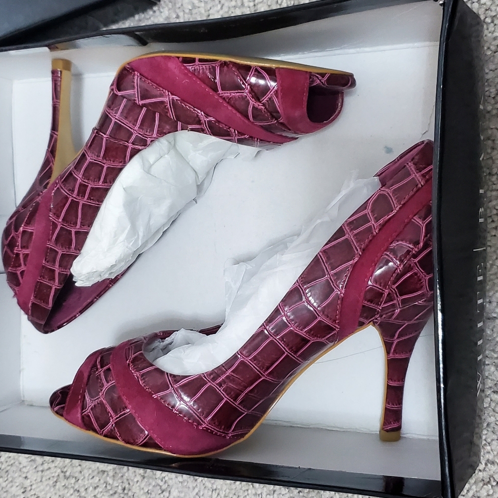 Maroon color heels